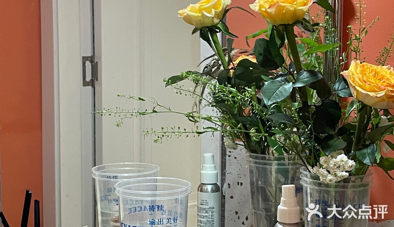 店里虽然人很多 但座位还是一直有的