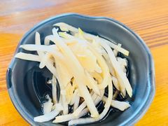 -丽虹云南过桥米线(兴工街店)