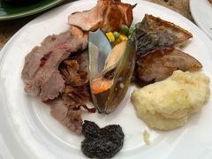 -松山湖凯悦酒店·Café自助餐厅·周末火舞秀表演