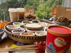 -包整·丝娃娃(一览甲秀楼风景店)