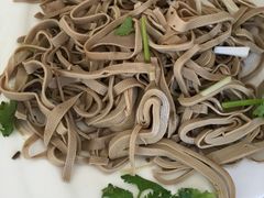 -溢心园香河肉饼总店