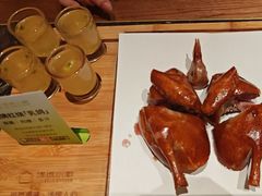 红烧乳鸽-汤城小厨•粤菜•靓汤(苏州街店)