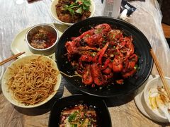 -巴厘龙虾·榜首油焖大虾(音乐学院·沿江酒馆店)