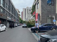 -翠微牡丹园停车场
