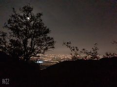 -鬼笑石后山停车场