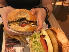 -The Habit Burger Grill 哈比特汉堡(复兴soho店)