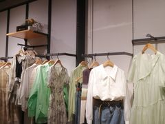 -王府井百货熙地港店