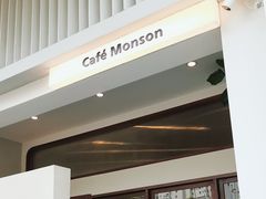 -Café Monson