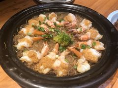 -帅巴人舅母子腊蹄民俗村