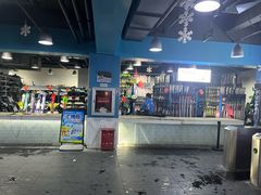 -乔波室内滑雪场