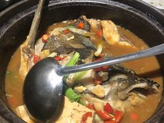 农夫山泉炖的鱼头（红烧）-7017浙菜•建德味(中财店)