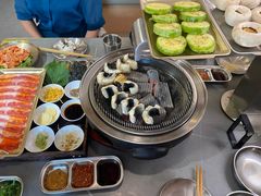 -围炉肉舍•炭烤活鳗•丹东海鲜烤肉(步行街店)