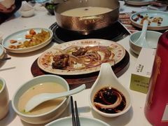 -洪氏嗨捞·猪肚鸡火锅(阳光天地店)