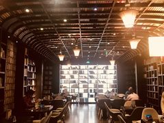 -钟书阁(松江泰晤士小镇店)