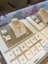 -潮宏基珠宝(天虹石路店)