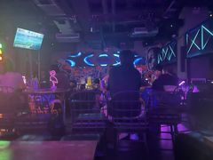 -UP嘻哈酒吧(粉巢店)