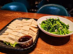 凉拌现做豆油皮-鱼头泡饭·湖北菜·非物质文化遗产(岳家嘴总店)