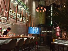 -FOUR PLAY BAR