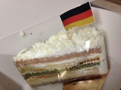 彩虹蛋糕-圣安娜饼屋(信和广场店)