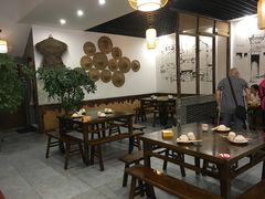 大堂-黄桷树曹家私房菜(江与城店)