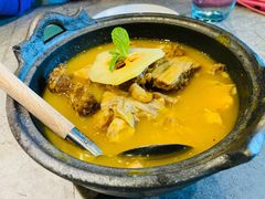 酸木瓜炖牛腩-半山腰·云南菜(侨福芳草地店)