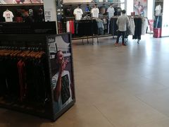 -UNDER ARMOUR(新燕莎奥莱店)