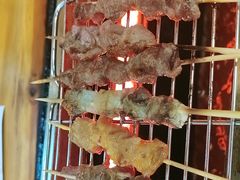 -哈尔滨小酒馆·鲜肉现穿自助烧烤(康新花园店)