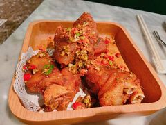 香烤飘香猪蹄-雀蓝川菜(奥体广场店)