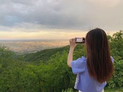 -鬼笑石后山停车场