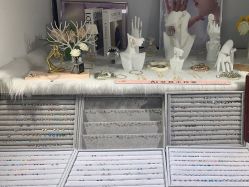 -AI艾耳·专业手工耳洞·穿孔美学馆