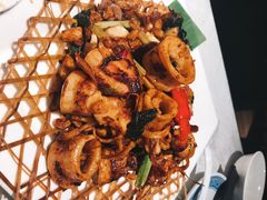 沙姜爆有膏鲜鱿-五稻厨房粤西菜(新闻店)