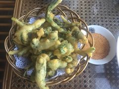 -红栌温泉山庄生态美食餐厅