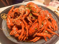-肥肥虾庄·金牌油焖大虾(汉街SKP店)