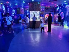 -多彩贵州城极地海洋世界