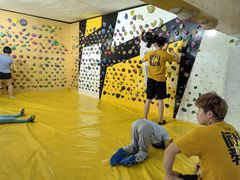 -问山MountQuest攀岩馆