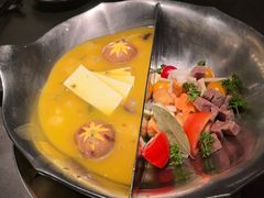 -湊湊火锅·茶憩(杭州湖滨银泰in77店)