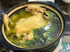 石耳炖土鸡-徽州美食(三十年老店)