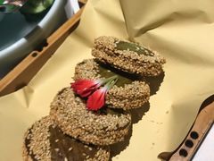 绿茶饼-卯时·龙光雅宴·精致锡帮菜(惠山古镇店)