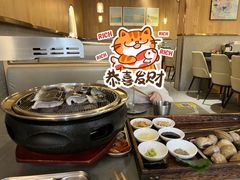 -围炉肉舍•炭烤活鳗•丹东海鲜烤肉(步行街店)