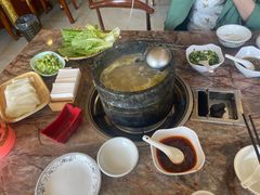 -鲁朗纳麦石锅鸡庄园