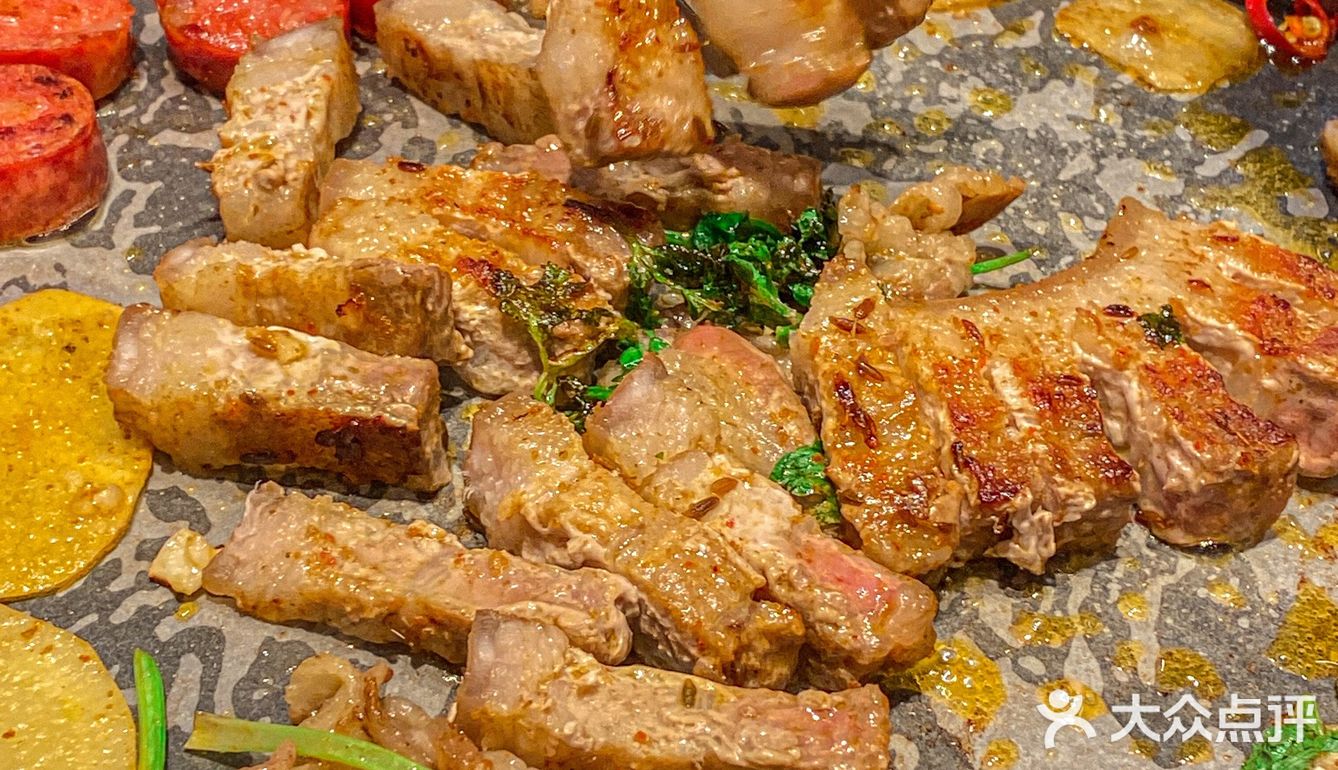 ‼️朋友带我来吃的烤肉 ‼️做梦都在吧唧嘴[流泪]