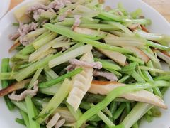 芹菜炒肉丝-姐妹面馆(水澄路店)