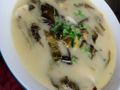 -依江春水烤鸭店