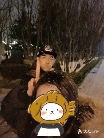 烤蒜苗，各种肉串也很地道。这里成了和小伙伴们的聚点