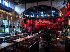 -FOUR PLAY BAR