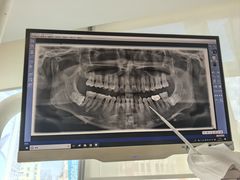 -瑞尔齿科(南京东路名人诊所)