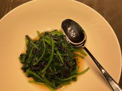 -海派悦庭·海胆烧麦·新融合菜(凯德广场店)