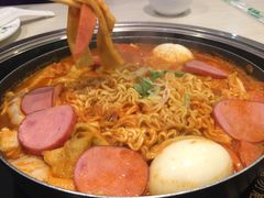 -三清洞摩西韩式年糕火锅(威高广场店)