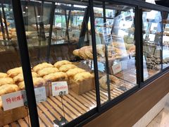 -Dough&Joe团憩(瑞虹天地月亮湾店)