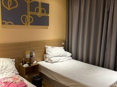 -布丁严选酒店(杭州武林西湖文化广场地铁站店)